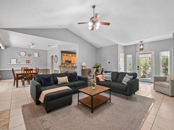 12047 Lincolnshire DR, Austin TX 78758