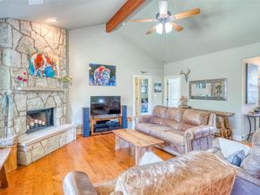 706 Rogart DR, Spicewood TX 78669