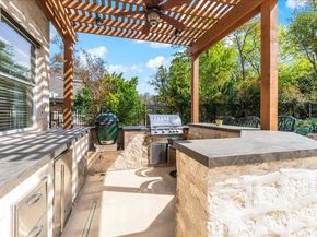 58 Cottondale RD, The Hills TX 78738
