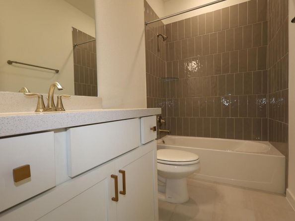 2036 Lolo LN, Leander TX 78641