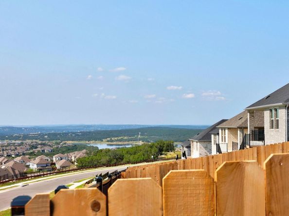8015 Shining Flor RUN, Lago Vista TX 78645