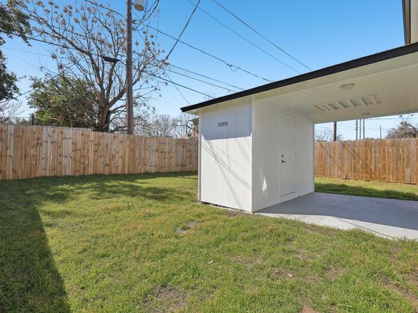 2403 Andrea Woods Cove CV, Austin TX 78744