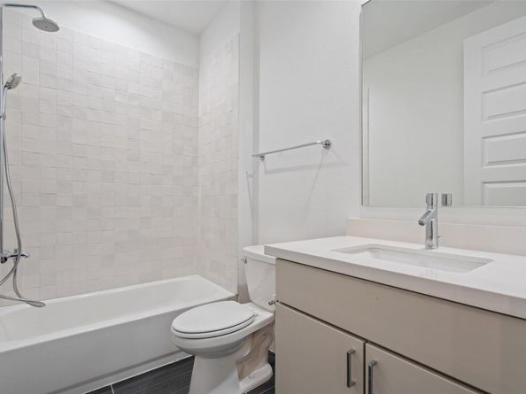 2505 Bluebonnet LN 13, Austin TX 78704