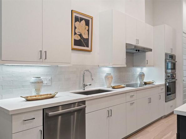 2505 Bluebonnet LN 13, Austin TX 78704