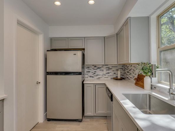 8304 Bradford Edward CV B, Austin TX 78759