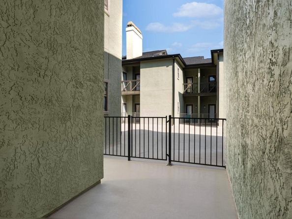 807 W 25th ST 207, Austin TX 78705