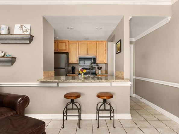 807 W 25th ST 207, Austin TX 78705