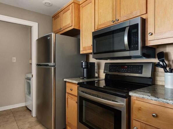 807 W 25th ST 207, Austin TX 78705