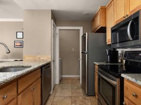 807 W 25th ST 207, Austin TX 78705