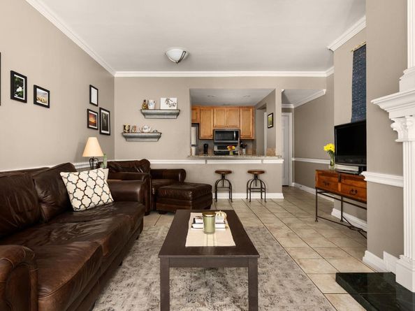 807 W 25th ST 207, Austin TX 78705