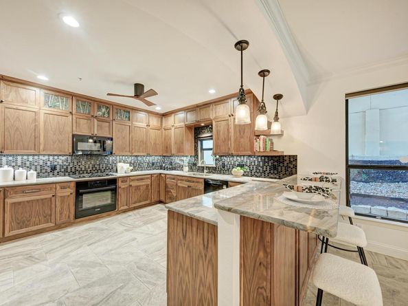 1115 W 7th ST 106, Austin TX 78703