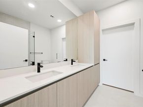 2209 S 1st ST 309, Austin TX 78704