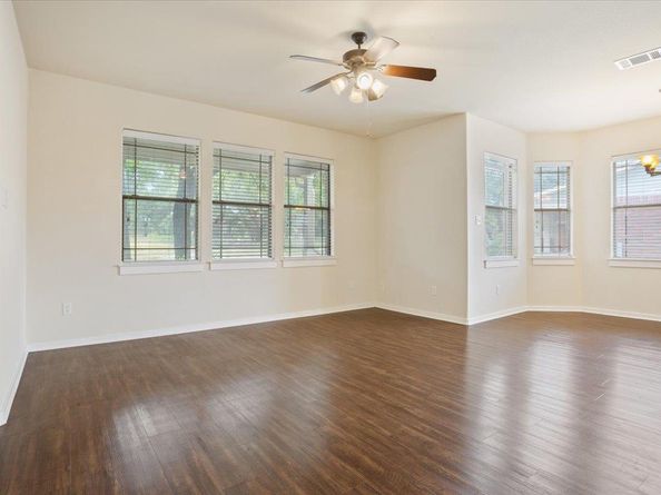205 Village Park DR, Georgetown TX 78633