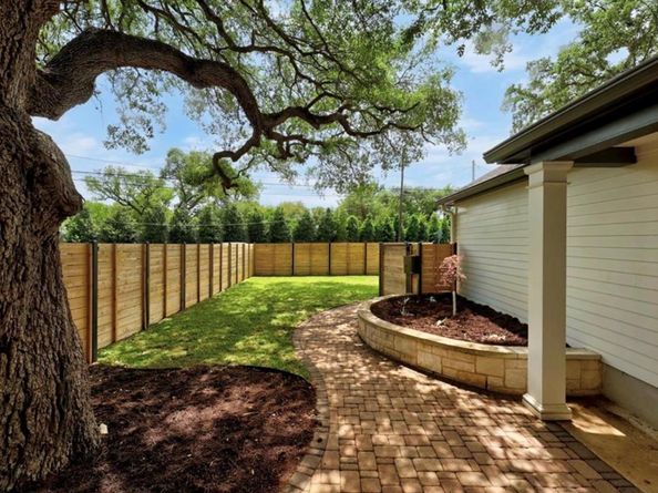 210 Le Grande Ave, Austin TX 78704