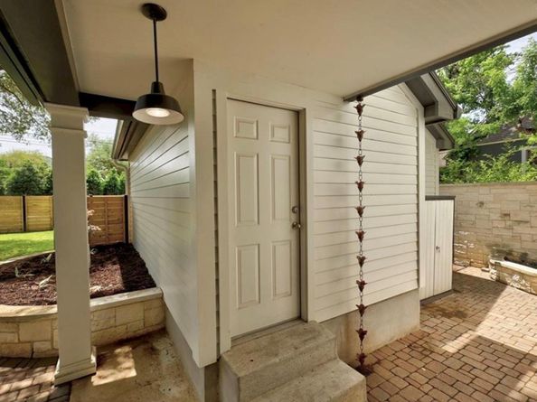 210 Le Grande Ave, Austin TX 78704