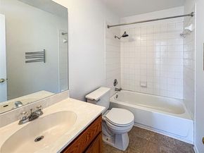 11704 Paul E Anderson DR, Austin TX 78748