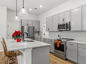 120 Monterey Oak TRL, Georgetown TX 78628