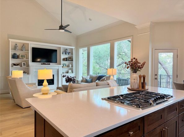 10032 Scull Creek DR, Austin TX 78730