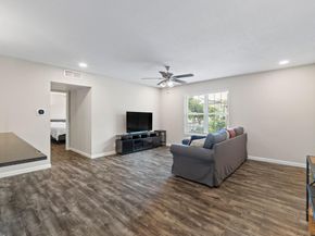 910 Duncan LN 1, Austin TX 78705