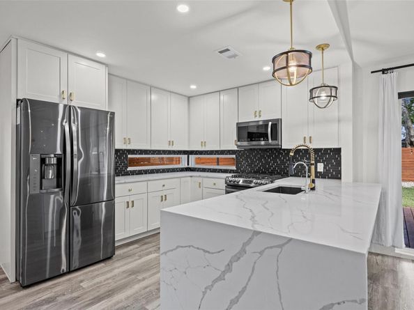 7404 Gunnison PASS, Austin TX 78724
