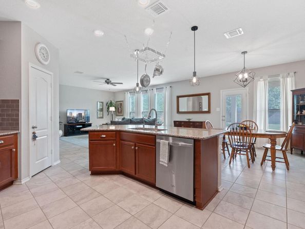 476 Sheepshank DR, Georgetown TX 78633