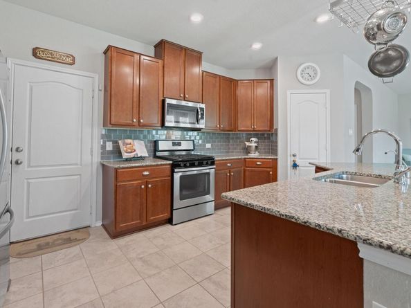 476 Sheepshank DR, Georgetown TX 78633