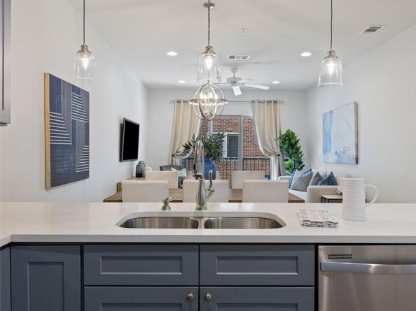 908 Nueces ST 15, Austin TX 78701