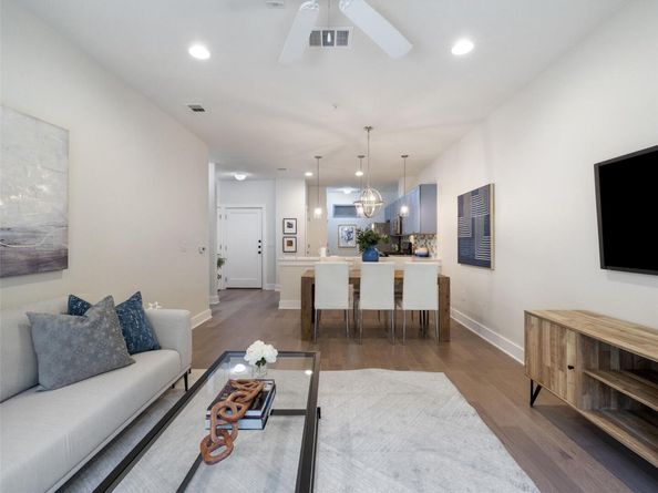 908 Nueces ST 15, Austin TX 78701