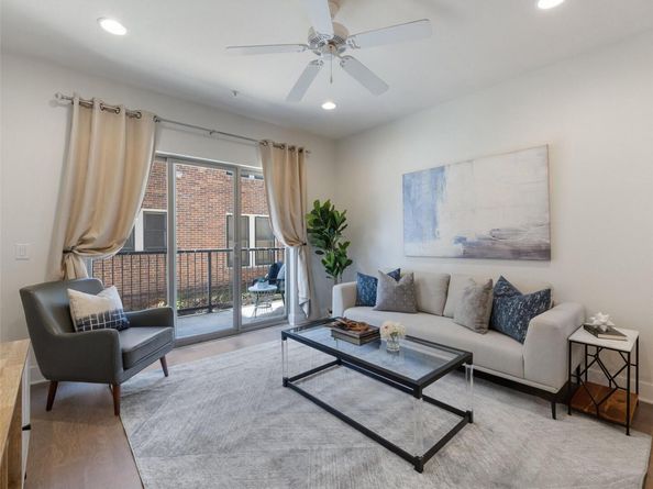 908 Nueces ST 15, Austin TX 78701