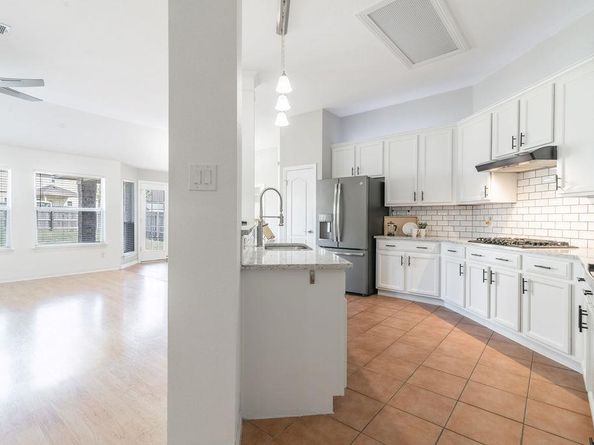 1409 Emblem DR, Pflugerville TX 78660