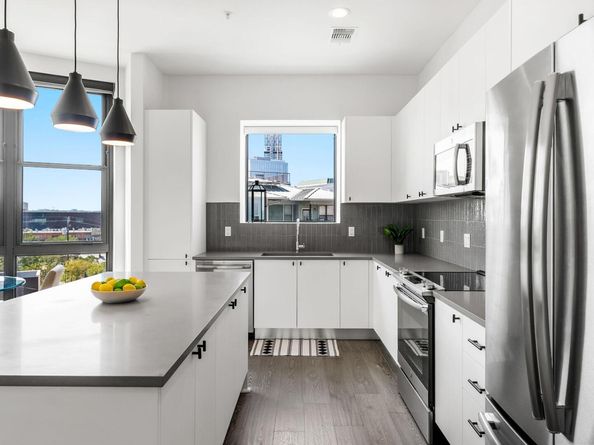 800 Embassy DR 337, Austin TX 78702