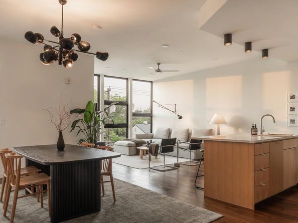 1322 E 12th ST 305, Austin TX 78702