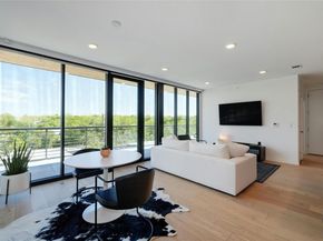 1600 S 1st ST 403, Austin TX 78704