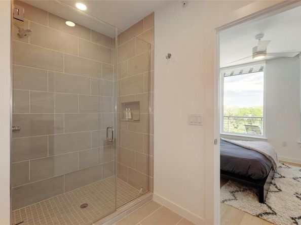 1600 S 1st ST 403, Austin TX 78704