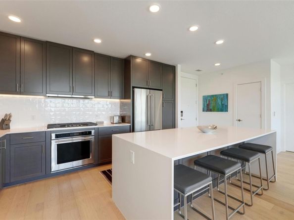 1600 S 1st ST 403, Austin TX 78704