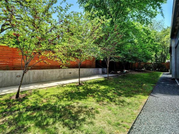 1600 S 1st ST 403, Austin TX 78704
