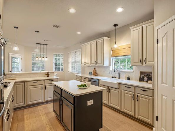 2004 Wood Glen DR, Round Rock TX 78681