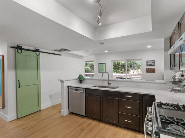 6805 Thorncliffe DR B, Austin TX 78731