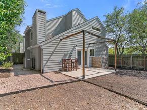 6805 Thorncliffe DR B, Austin TX 78731