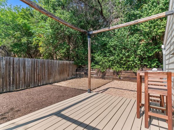 6805 Thorncliffe DR B, Austin TX 78731