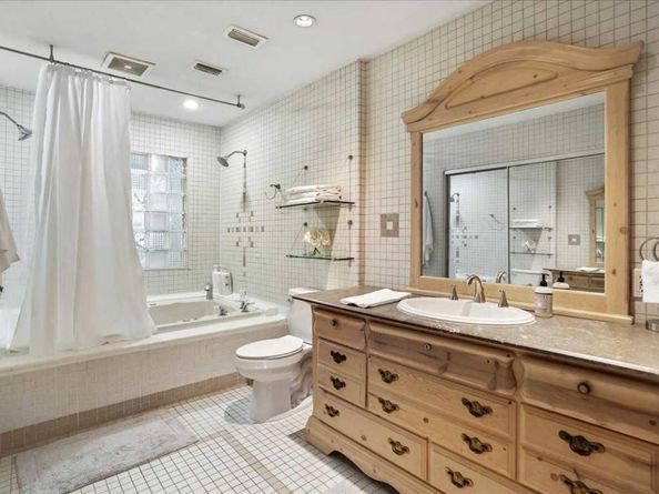 156 World Of Tennis SQ D167, Lakeway TX 78738
