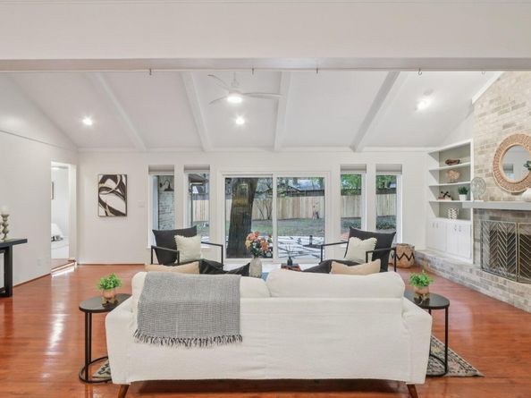 2505 Comburg Castle WAY, Austin TX 78748