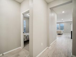7102 Summer Tanager DR 16, Austin TX 78744