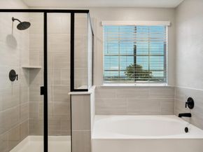 7102 Summer Tanager DR 16, Austin TX 78744