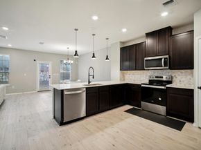 7102 Summer Tanager DR 16, Austin TX 78744