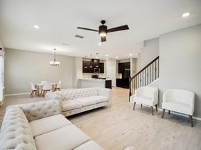 7102 Summer Tanager DR 16, Austin TX 78744