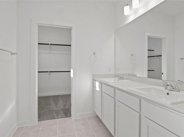 8005 Shining Flor RUN, Lago Vista TX 78645