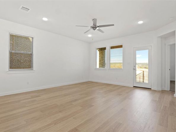 8005 Shining Flor RUN, Lago Vista TX 78645