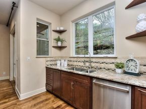 1529 Barton Springs RD 16, Austin TX 78704