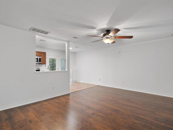 1015 E Yager LN 129, Austin TX 78753